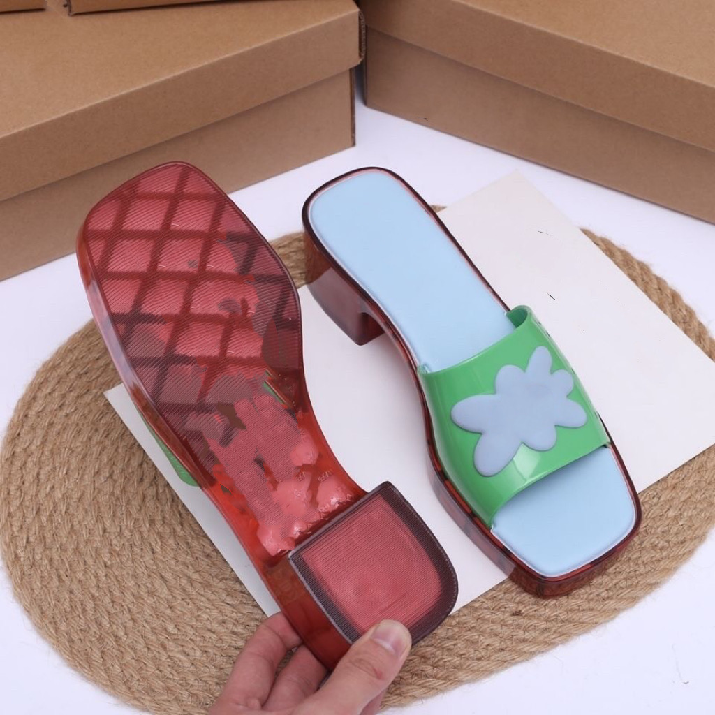 Новые тапочки роскошные дизайнерские сандалии летние цветы конфеты.