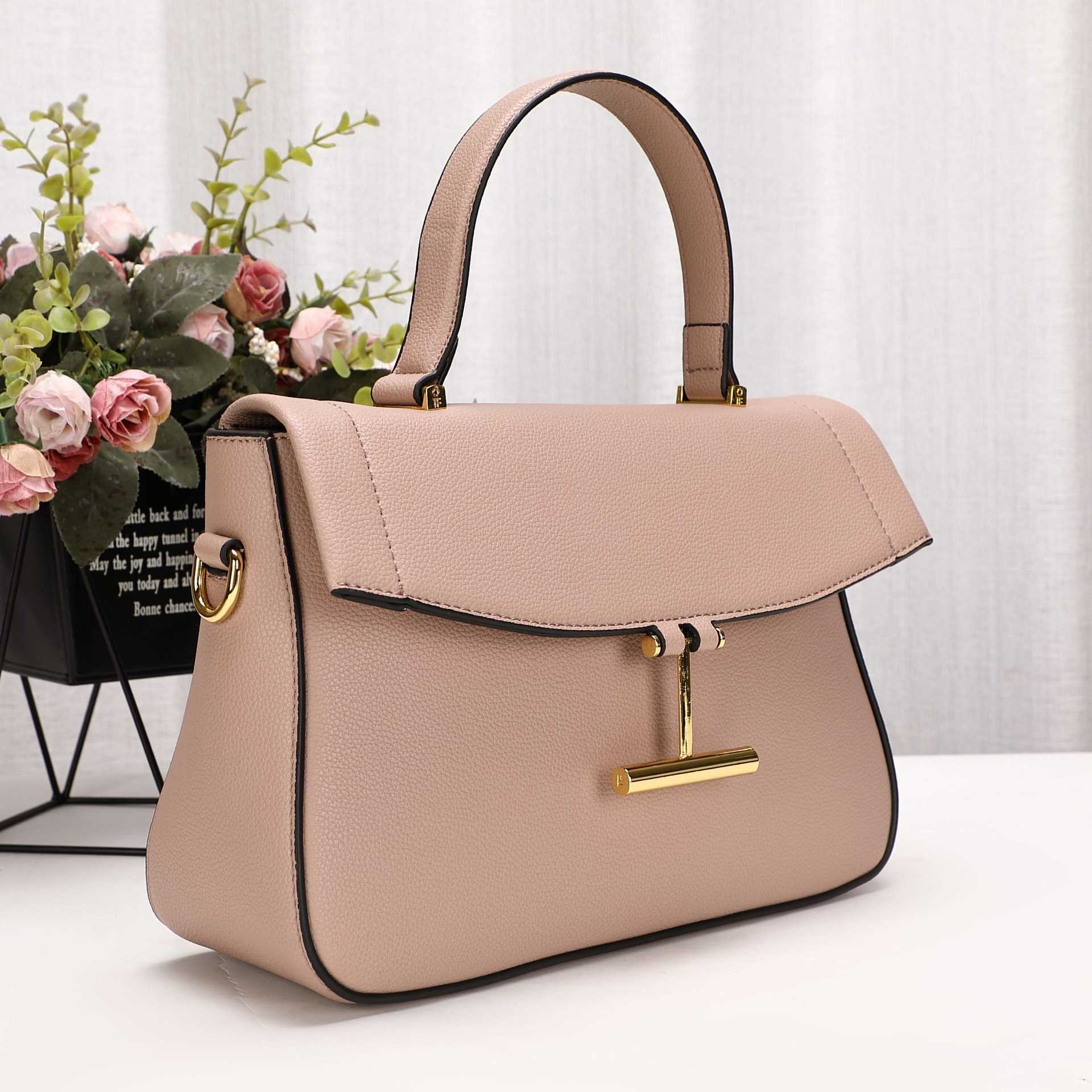 Högkvalitativ lyxdesigner Lady's Bags Welfare High Quality Workplace Mother 2022 Fashion Trend Cowhide Killer Simple Commuter Hand Evening Clutches