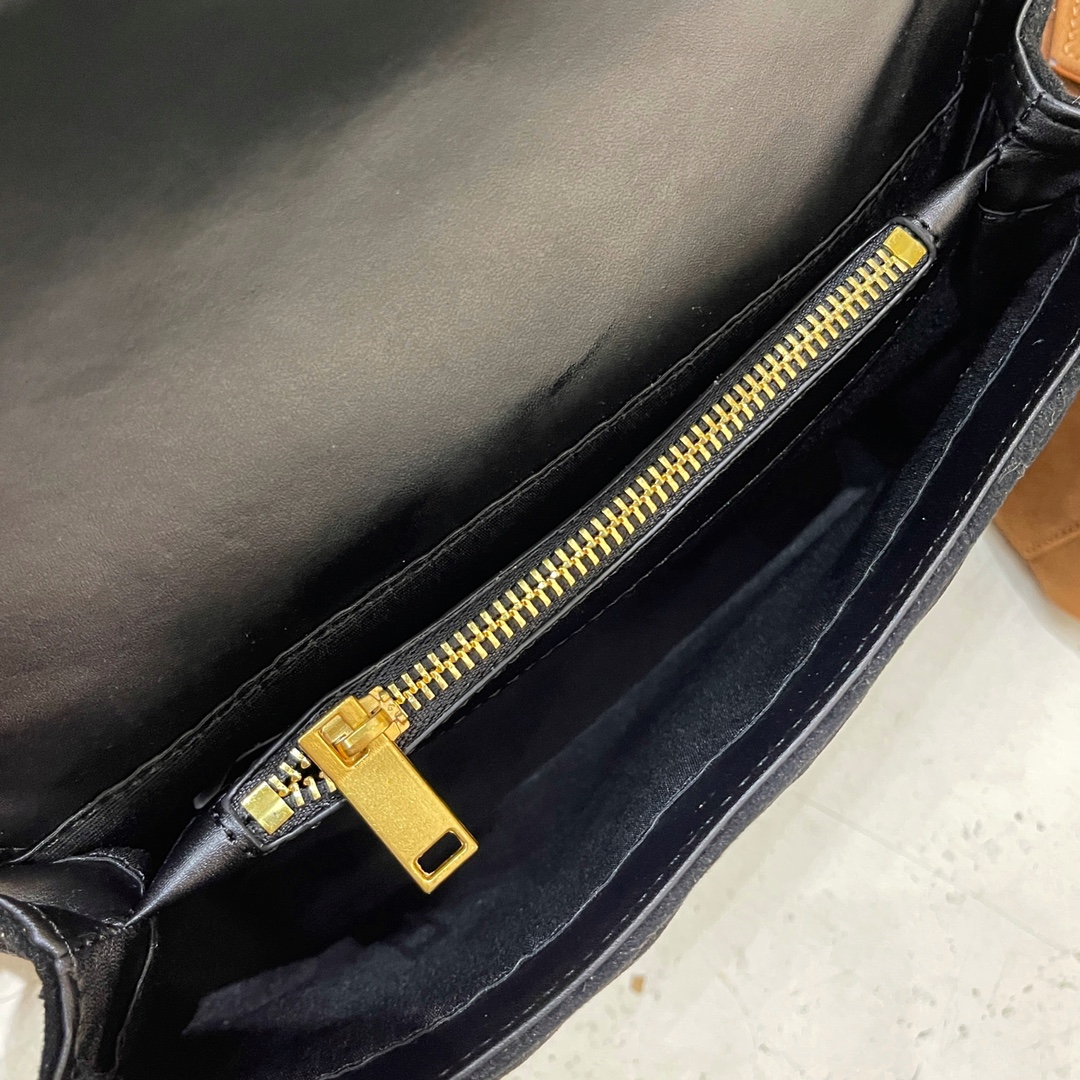 TZ Luxe Frosted Leather V-vormige gewatteerde Niki Messenger Bag Classic Gold Metal Chain Bags Vintage Flap Square beroemde Designer College Crossbody Schouderhandtassen