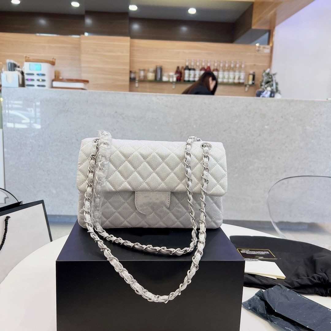 Designers de marca feminina Bolsas de ombro 23 Bordado de diamante lantejoulas coloridas deslumbrantes gradiente de couro portátil portátil Multifunction Boly Saco de fábrica de vendas diretas