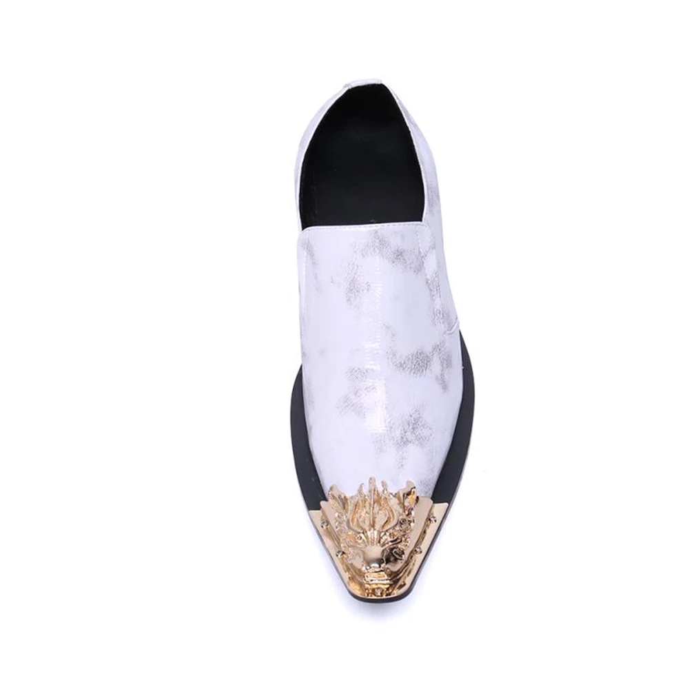 Äkta läderföretag Män glider på vita formella Oxford -skor Guldspetsade tåläder loafers