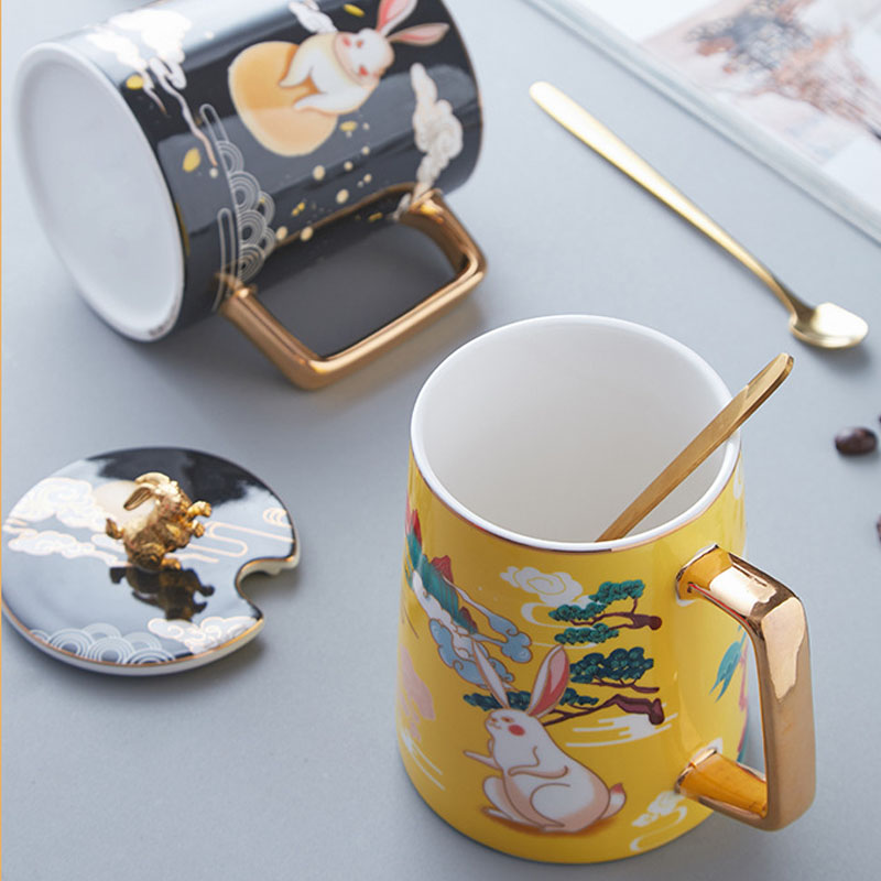 Tazza da caffè in coniglio stile cinese da 430 ml con confezione regalo Tazza in ceramica con animali con cucchiaio e coperchio Regalo di compleanno di Natale anniversario F2241