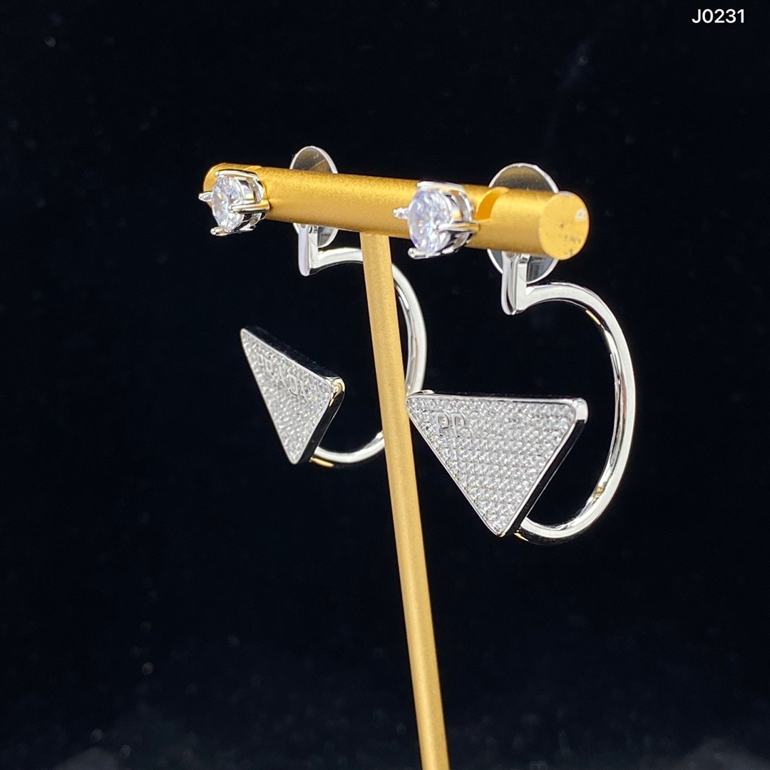 Luxe mode -driehoekige stud oorbellen met diamant vrouwelijke designer ontwerp dames premium oorrang feest bruiloftsbetrokkenheid 18k wit 281m