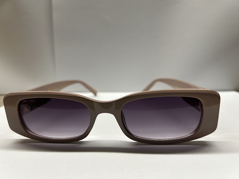 Rectangular de luxo Mulheres óculos de sol Moda feminina marca Deisnger Full Frame UV400 Lens de verão estilo grande qualidade de alta qualidade vem com o pacote 0096