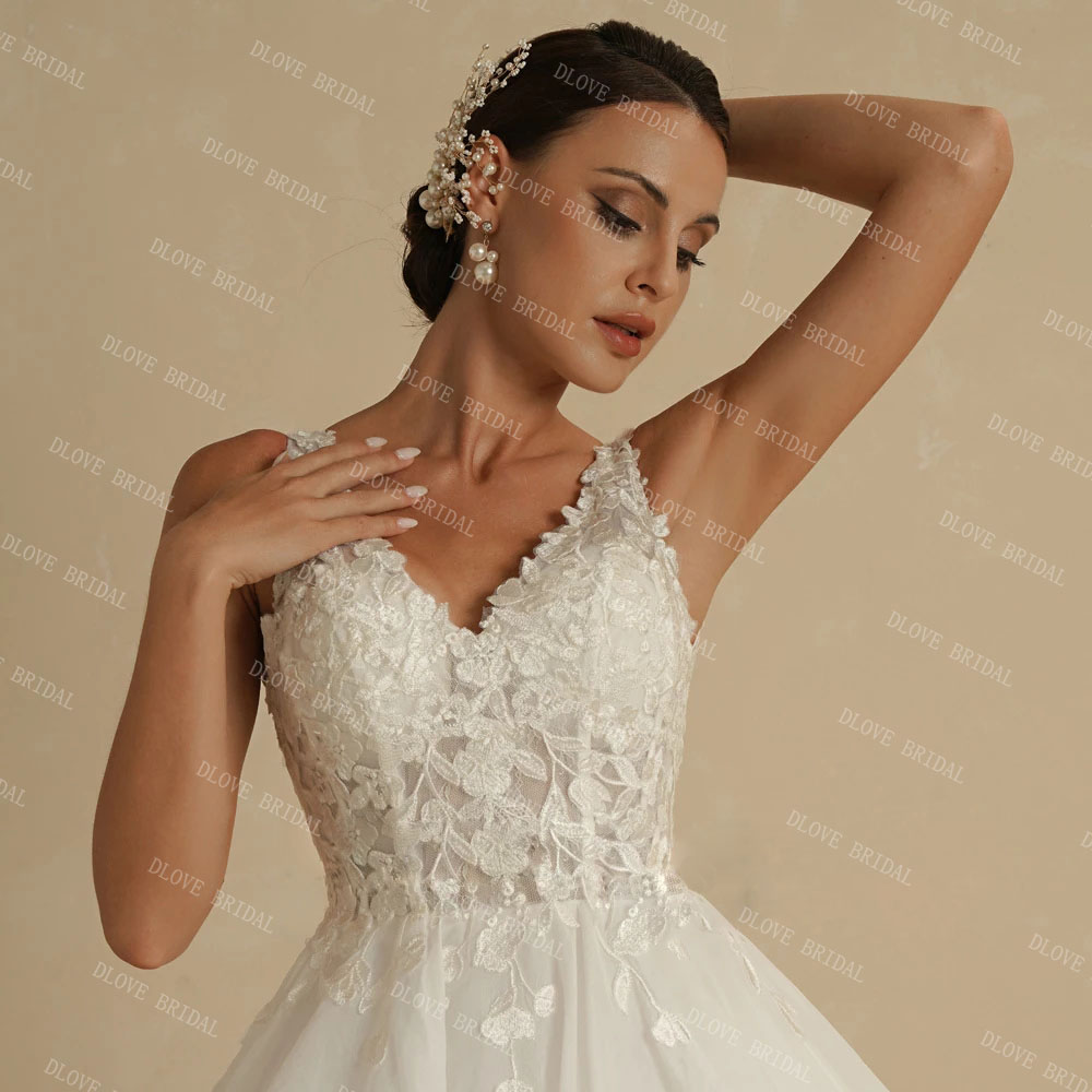 Abito da sposa con scollo a V con volant 2022 Senza maniche Sweep Train Corpetto in pizzo Una linea Abito da sposa vintage Robe De Mariess Nuovo