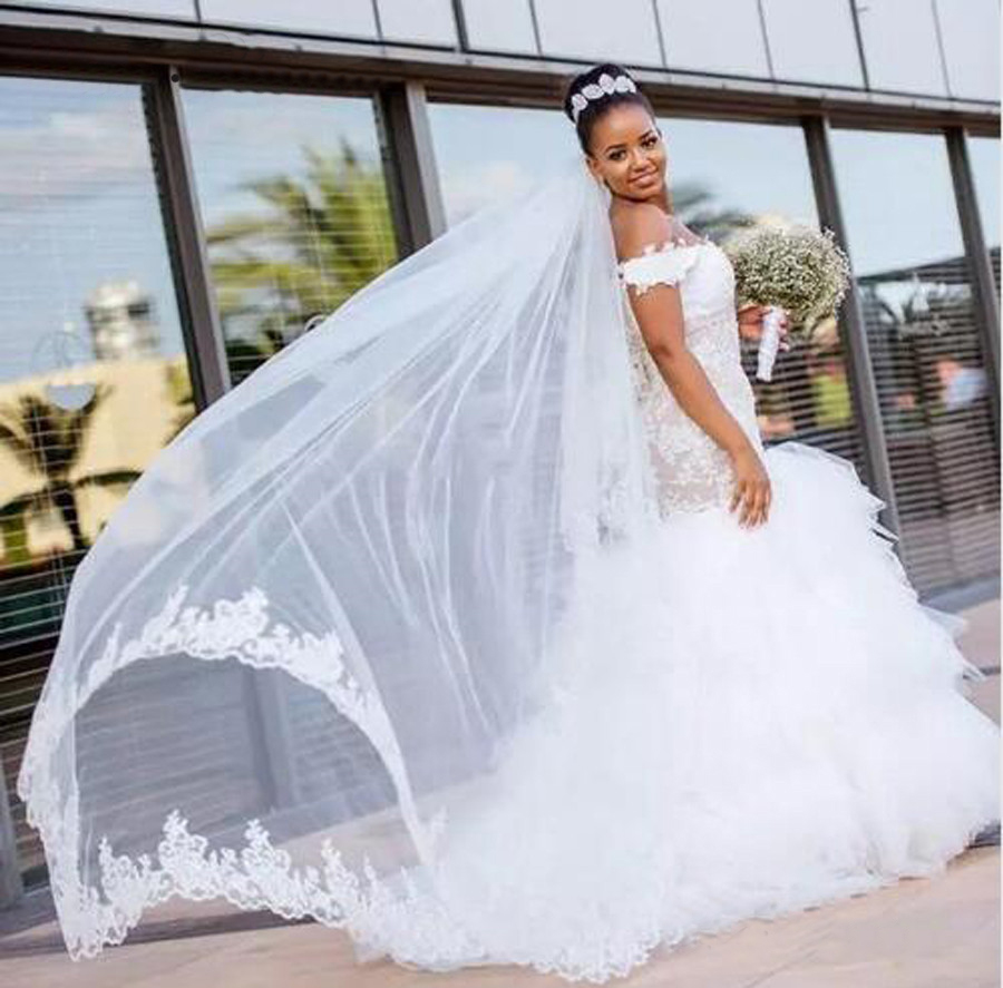 TASSEL Train African Mermaid Wedding Dresses Cap Sleeve Sets Up Back Brodery Trumpet Lace Wedding Dress Glows