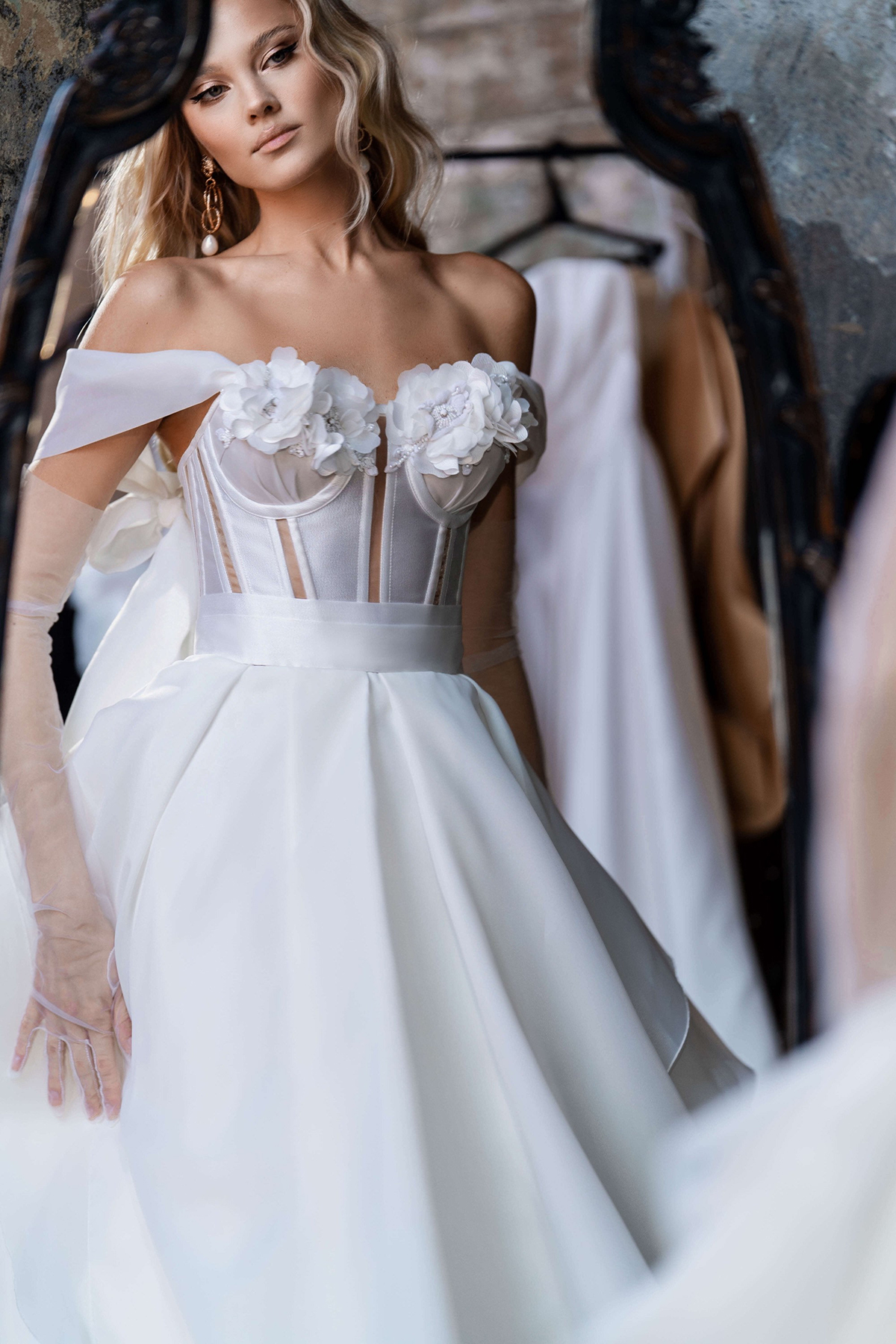 Abiti da sposa eleganti a trapezio Sweetheart con spalle scoperte Design unico Scollatura Senza schienale Macchia Lunghezza del pavimento Abito da sposa taglie forti su misura Abiti da sposa