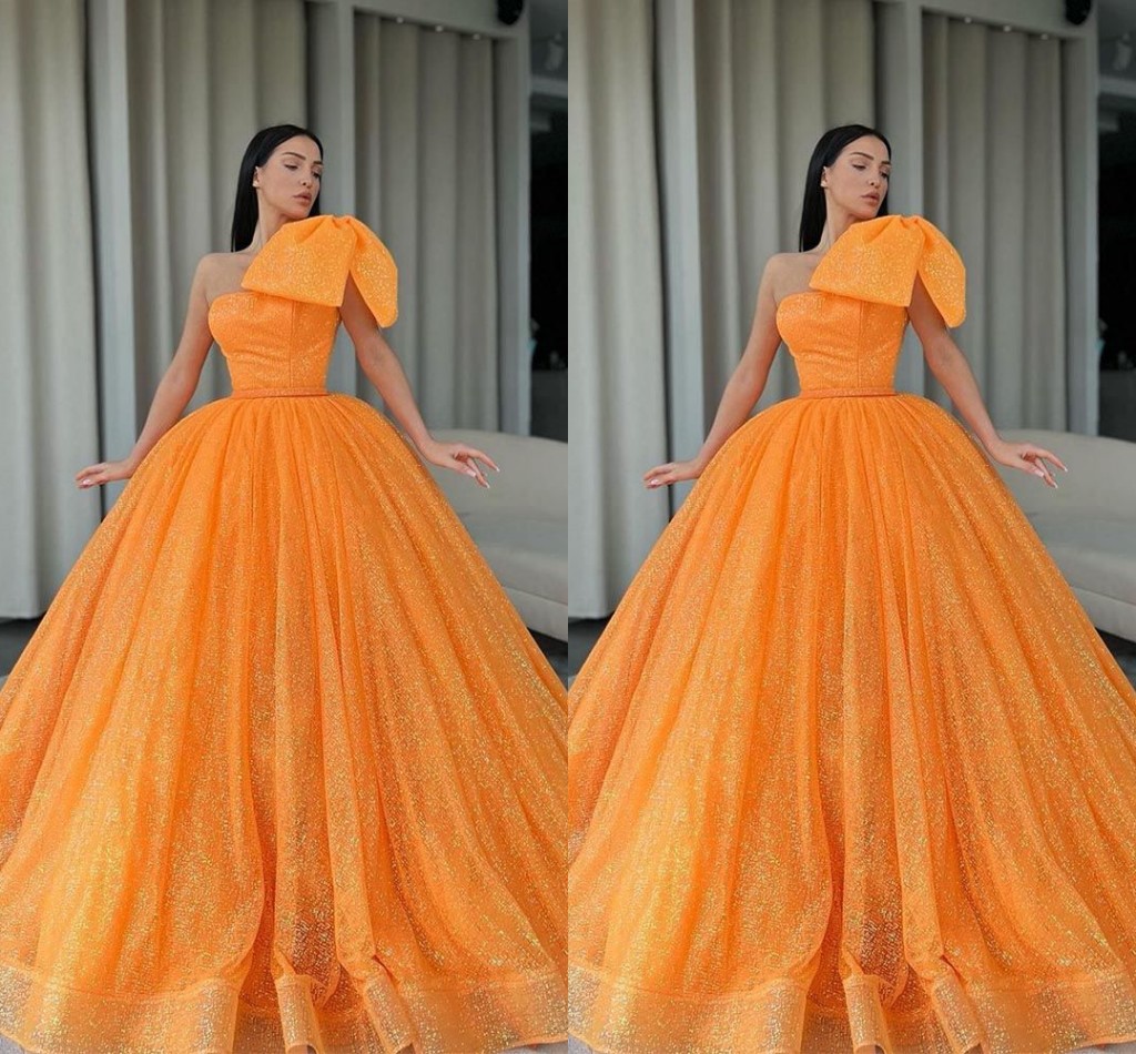 Sparkly Plus Size Orange Ball Gown Quinceanera Dresses Long Sweet 16 Tulle One Shoulder Elegant Pageant Gowns For Teens Evening Formal Party Dress