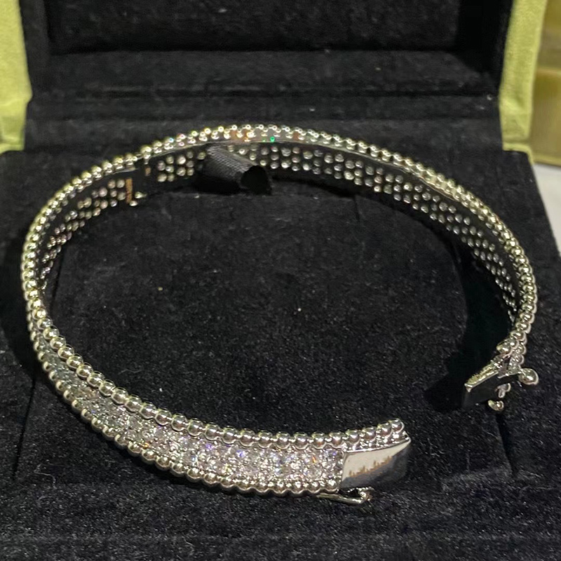 pulsera de diseñador Luxurys mujeres brazalete brazalete pulseras con dijes amor moda moda joyería fina Elegante temperamento regalo versátil muy hermoso