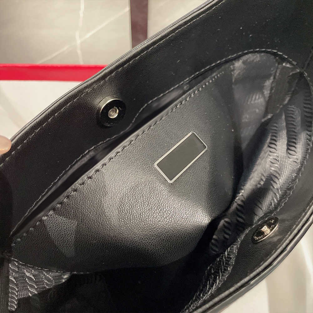 Women's Luxury Designers Shoulder Bags 2023 Textured Leather Underarm Crossbody Bag Fashion Portable Crescent Bag Factory Direct Sales