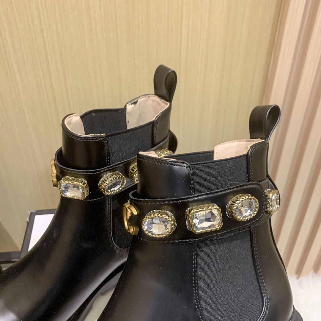 As botas de grife de luxo são especialmente projetadas para mulheres da moda, o estilo clássico é incrustado com strass, o que é muito bonito, bom, bom