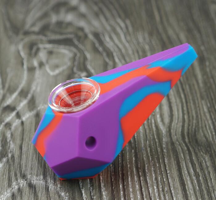 Ultimi tubi in silicone bruciatore a nafta con ciotola in vetro Stile diamante Tabacco a mano Fumo Pipa ad acqua Erba secca Silicon Bong Bubbler