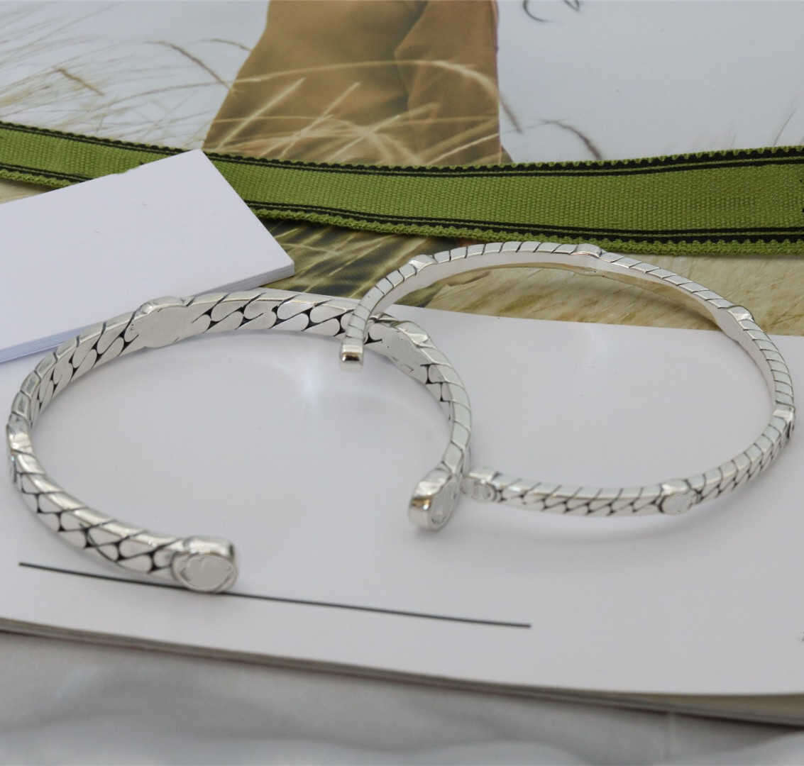 Pulseira nova moda de alta qualidade listrado carta pulseira simples unisex universal banhado a prata retro pulseira fornecimento nrj244m