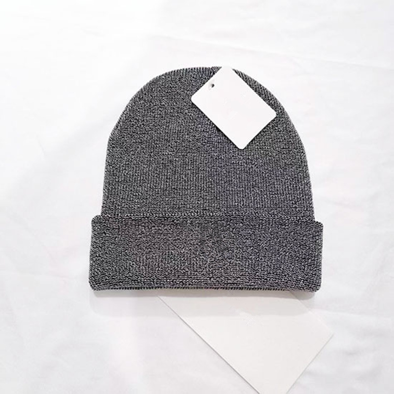 Modebrev stickade hattar vinter m￶ssor unisex silver siden skalle kepsar designer motorhuven m￤n kvinnor virkning hatt utomhus stickning beanie trendig ￶ron muff xmas