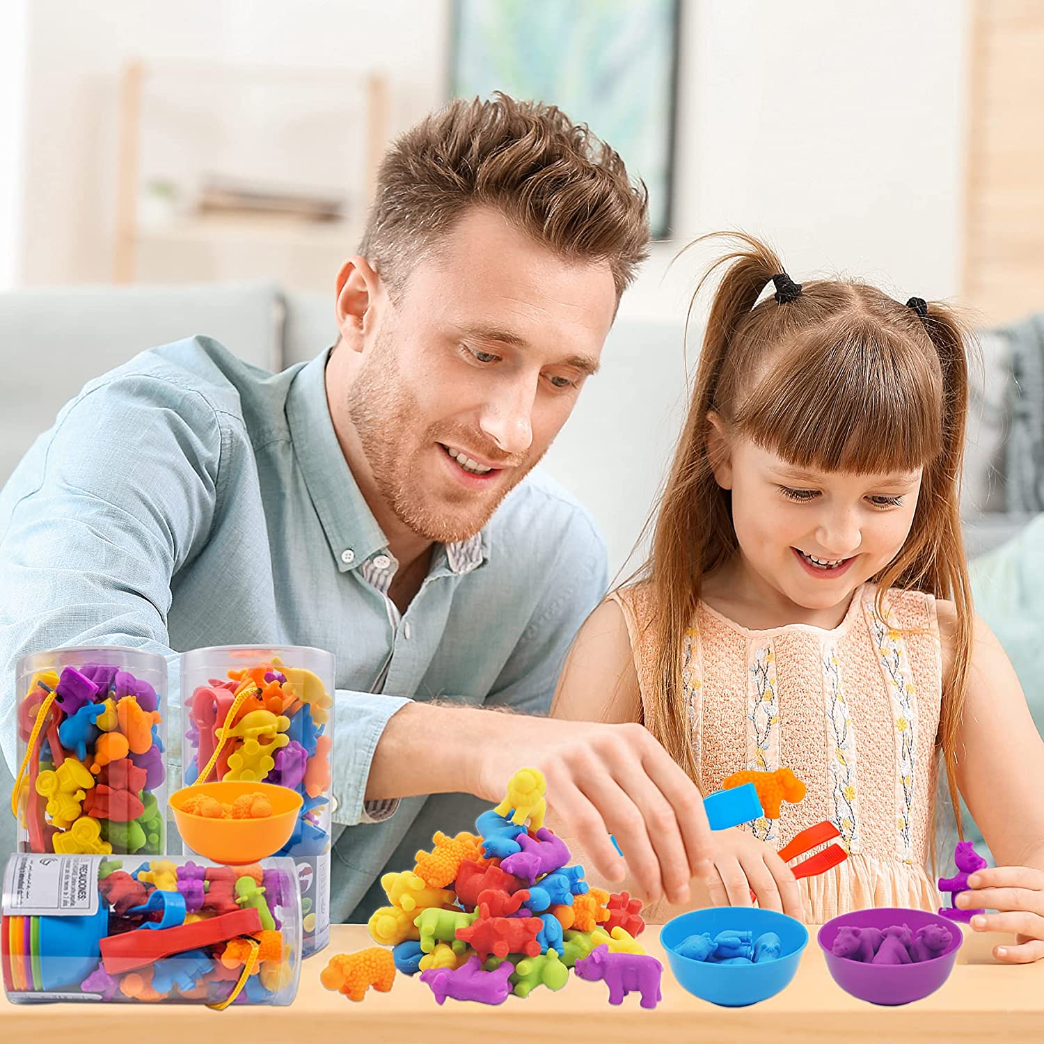 Clasificación de color de juguetes STEM y entrenamiento sensorial contando juego a juego con clases de tazas preescolares de aprendizaje educativo