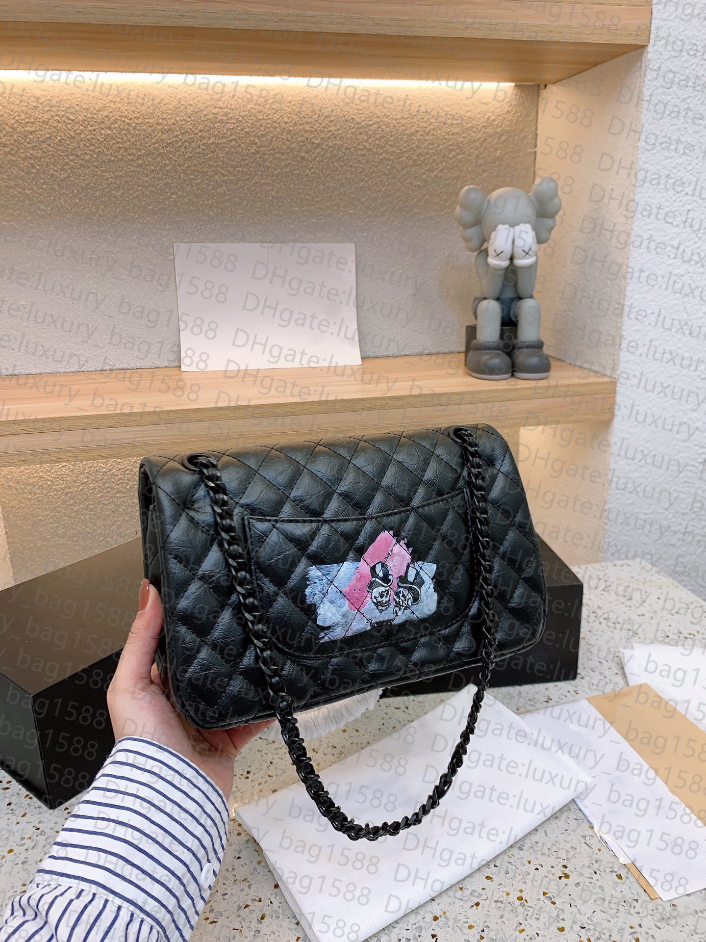 Classic CF shoulder bag imported sheepskin chain graffiti women clamshell bag metal black LOGO fashion buckle slung