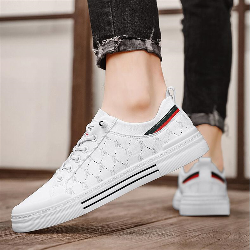 2022 New Luxury Men's Trend Student Board Shoes Sneakers da donna Primavera Autunno Comode scarpe da passeggio da donna bianche basse e leggere