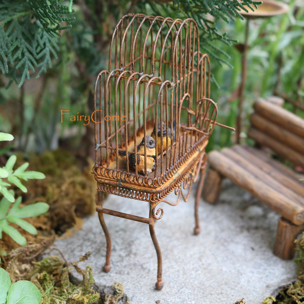 Autres décorations pour la maison Miniature rouillée debout cage à oiseaux avec oiseaux rustique Vintage maison d'oiseau métal artisanat ornements fée jardin décoration accessoires 221007