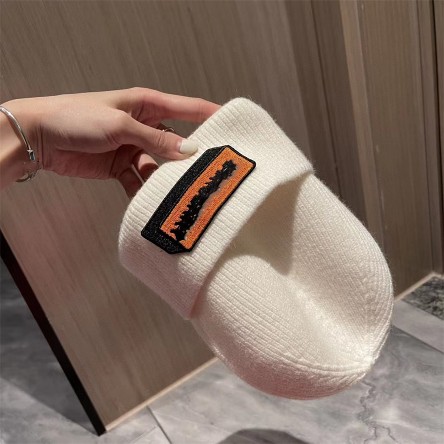 Tasarımcı Erkekler ve Kadınlar Beanie Cap Lüks Kafatası Şapkası Kapaklar Kayak Şapkaları Snapback Maske Takılmış Unisex Kış Kaşmir Günlük Açık