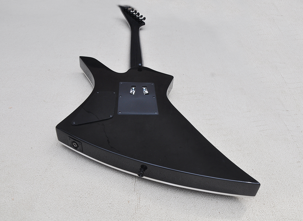 Czarny niezwykły 6 sznurków elektryczna gitara z pikowaną mapną fornirą palisną drzewo różane