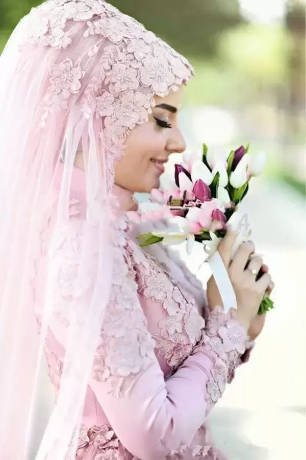 Mulism Hijab a-ligne Robes De Mariée Floral Dentelle Appliques Rose Robes De Mariée À Manches Longues Col Haut Moyen-Orient Arabe Dubaï Islamique Robe De Mariee