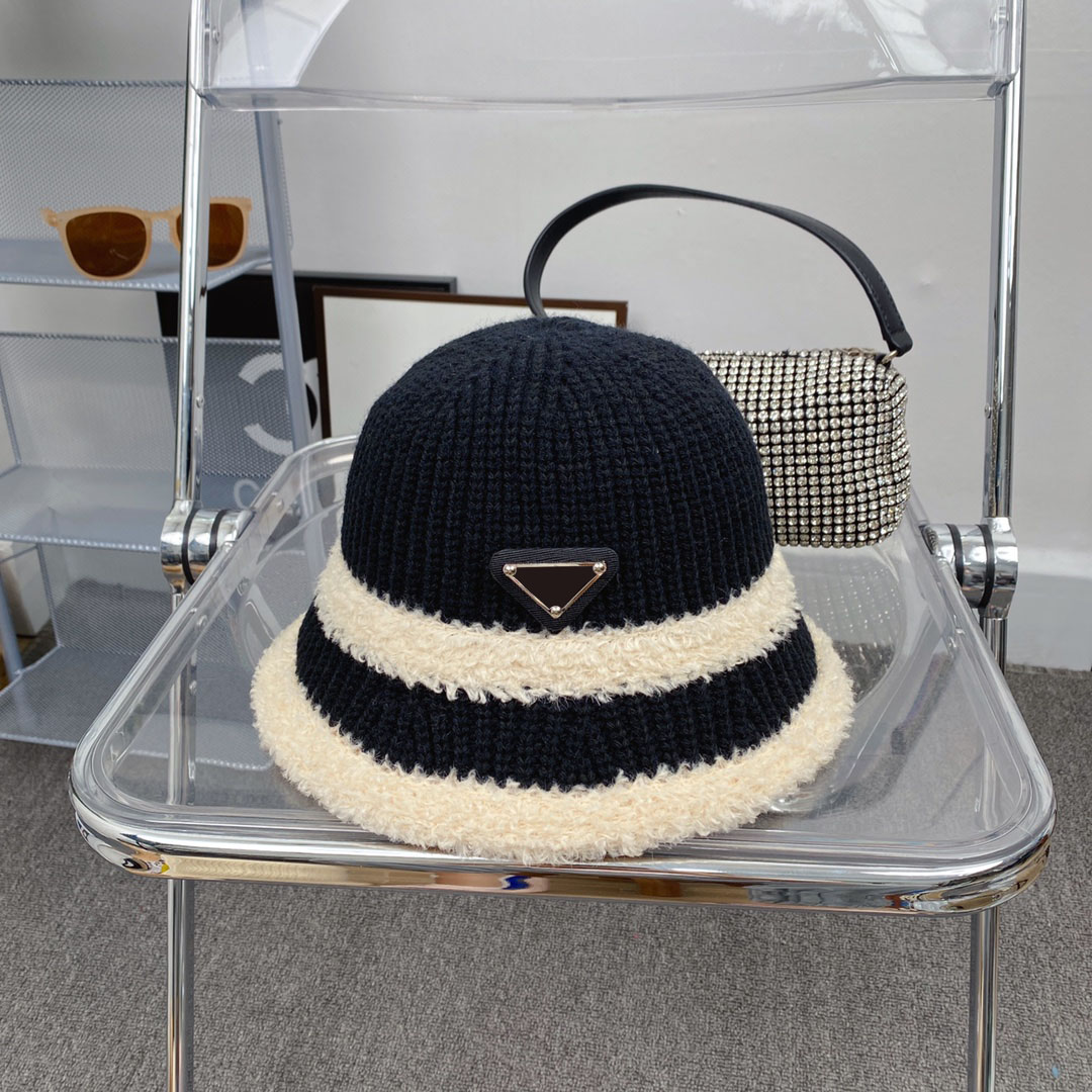 Women Luxury Designer Beanie Men Autumn and Winter Lamb Wool Warmth Skull Caps Couple Dating Travel Fashion Street Shooting Triangle Letter Bucket Hats