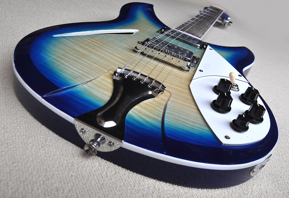 Guitarra elétrica semi-oca personalizada de fábrica azul sunburst com ferragem cromada de 12 cordas folheado de bordo de chama pode ser personalizado
