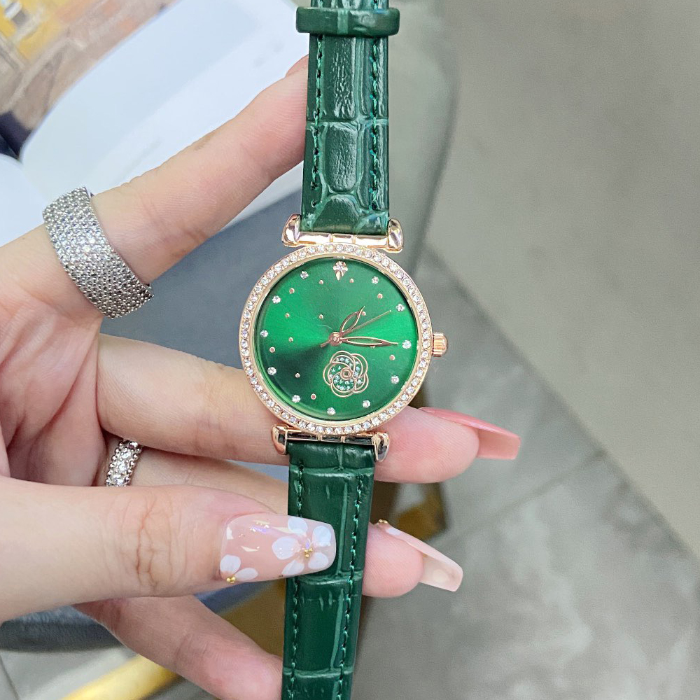 Marka zegarków na nadgarstek Kobiety Dam Girl Crystal Flower Style luksusowy skórzany pasek kwarcowy zegar rozdz. 89