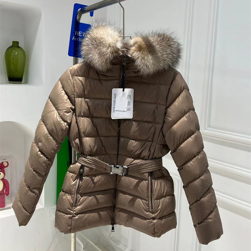 Womens Winter Coat Stuper Stuper Short Nortal Natural Big Fox For For Twible الحزام الخارجي كلاسيكي الأزياء الصلبة باركا سوداء سود