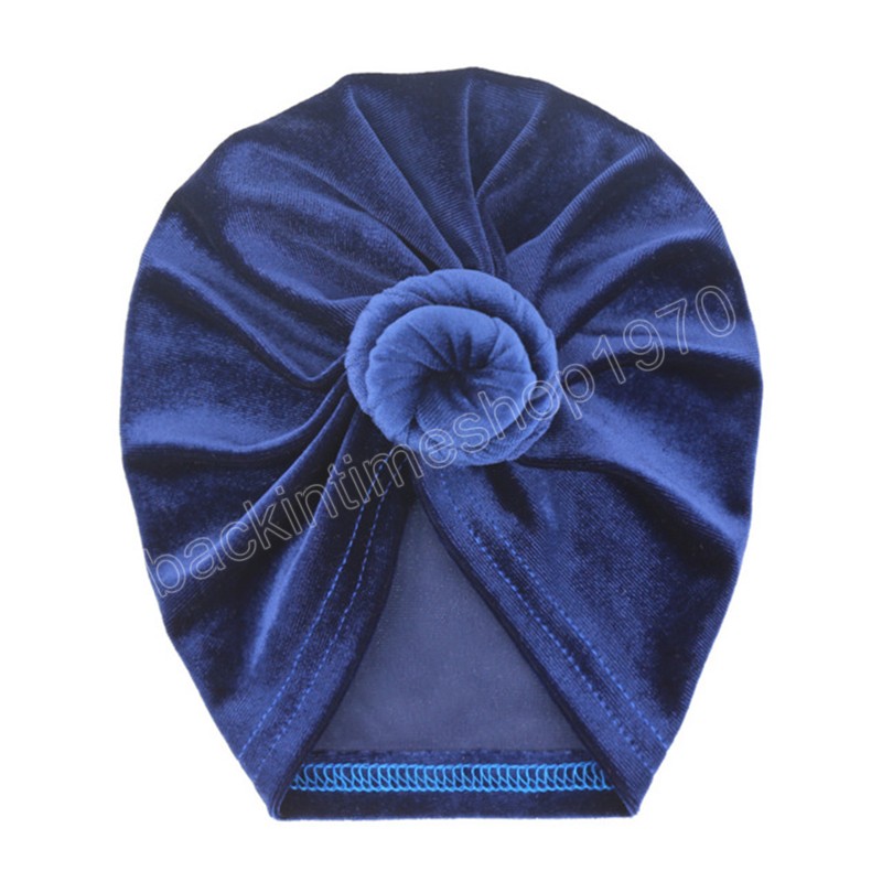 Doux confortable velours doré bébé chapeaux couleur unie noué à la main bébé bonnet casquettes enfants chapeaux accessoires Photo