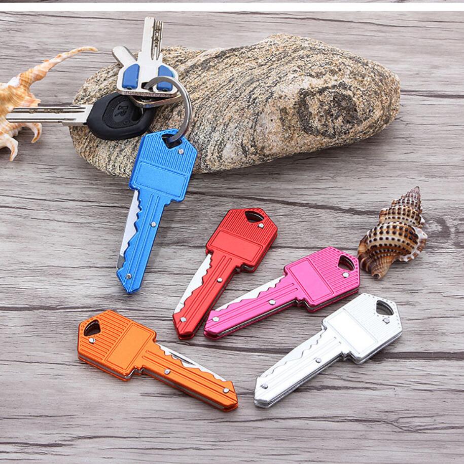 Mini Folding Knife Outdoor Gadgets Key Shape Pocket Fruit Knifes Multifunctional Keychain Knife Saber Swiss Self-defense Knives EDC Tool Gear