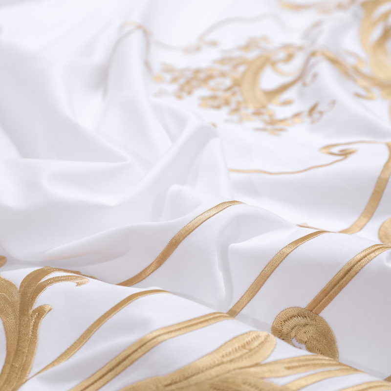 Sängkläder sätter White Princess Wedding Bedbling Set Luxury Egyptian Cotton Gold Embroidery Dubbel täcke täckning Set Bed avskräckande lakan Kuddfästen 221010