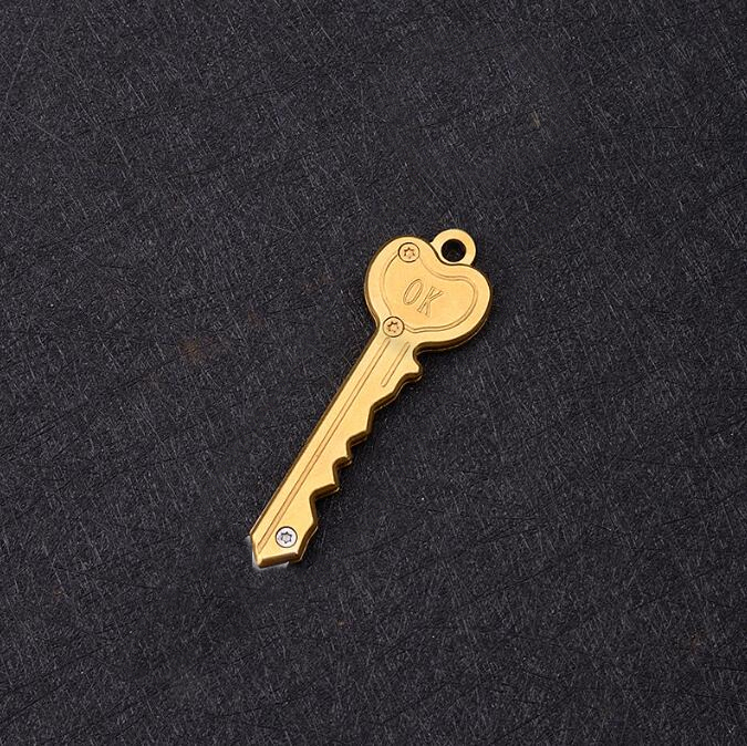 9 ألوان مصغرة القلبية القابلة للطي keychain قلادة طيب شكل مفتاح سكين جيب جيب أداة البقاء على قيد الحياة في الهواء الطلق سلسلة مفاتيح الدفاع