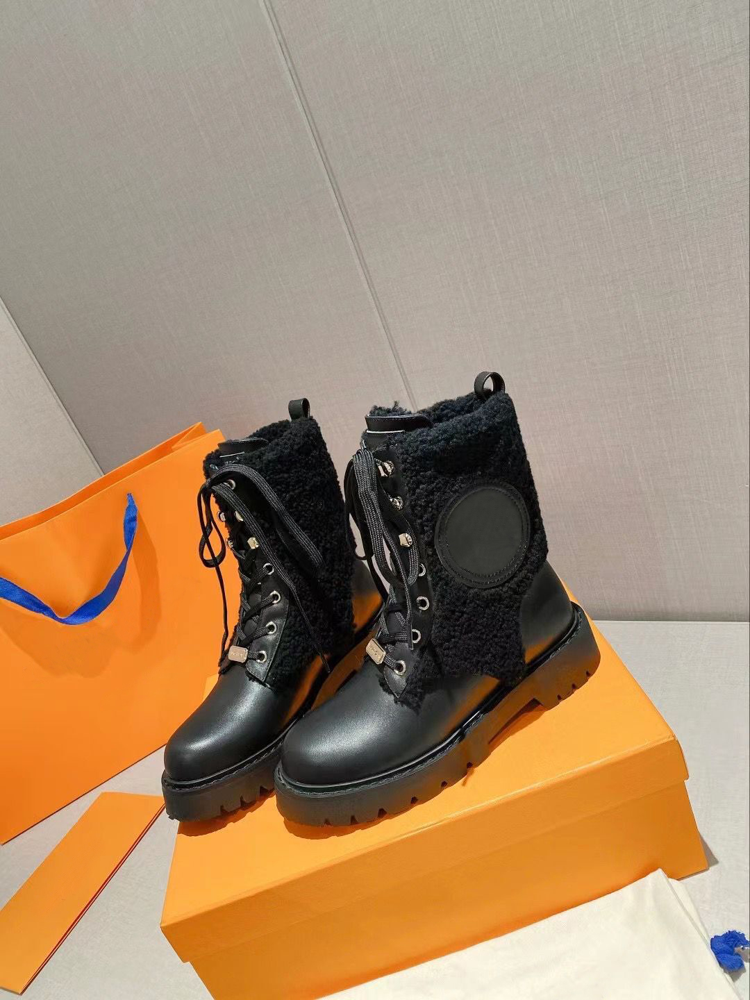 Botas de neve de lã quente de inverno Black Mulher Flat Travel Laceup Rainboots Lady Letty Letter Rain Bott Bottom Bottom Women Letter Design9750672