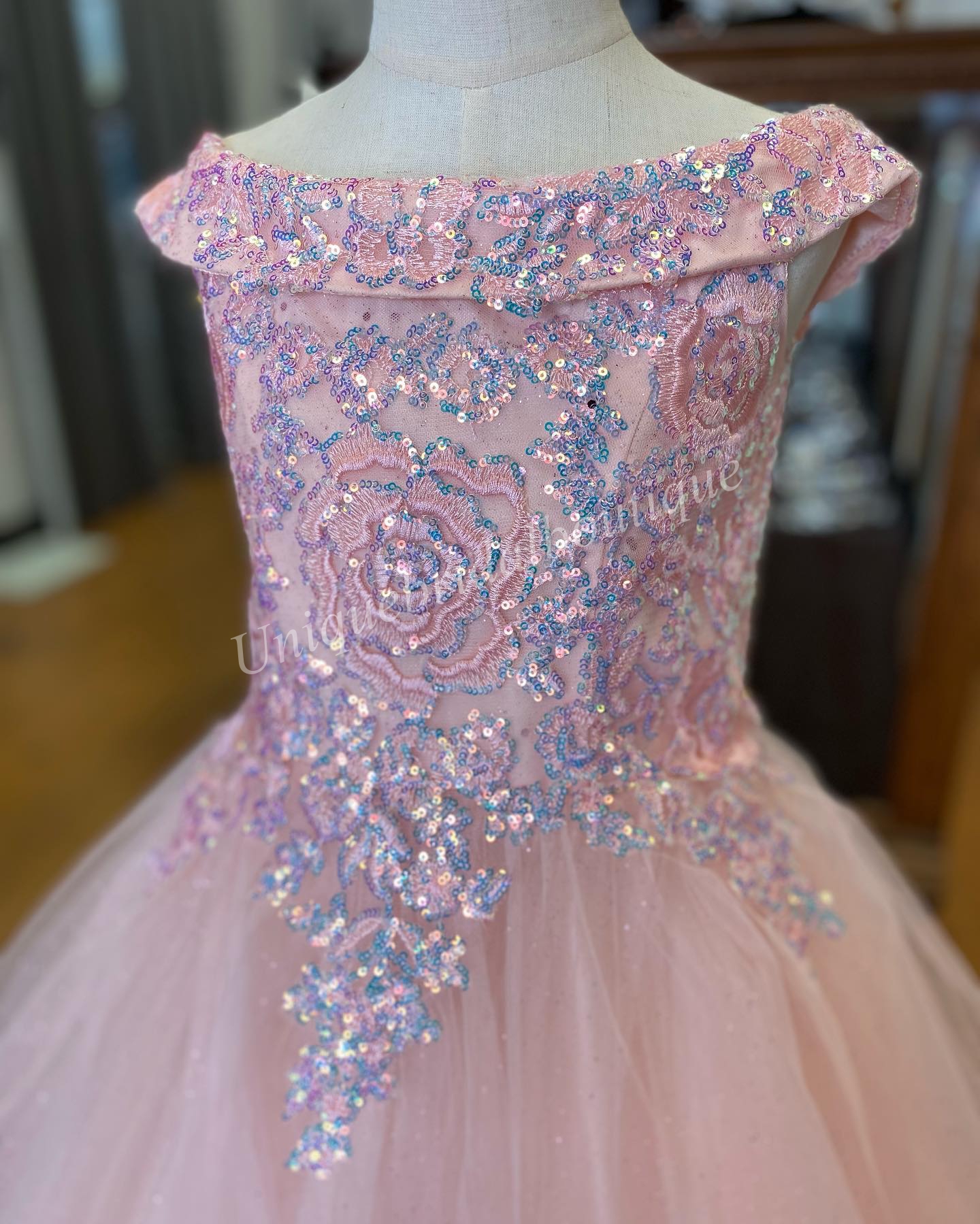 Bloemen kleine meisjes optochtjurk 2023 Sparkle Ballgown Baby Kids Kerstcocktailfeestjurken Boho Flower Girl Pink Light Sky Blauw Off-Shoulder Lace-Up