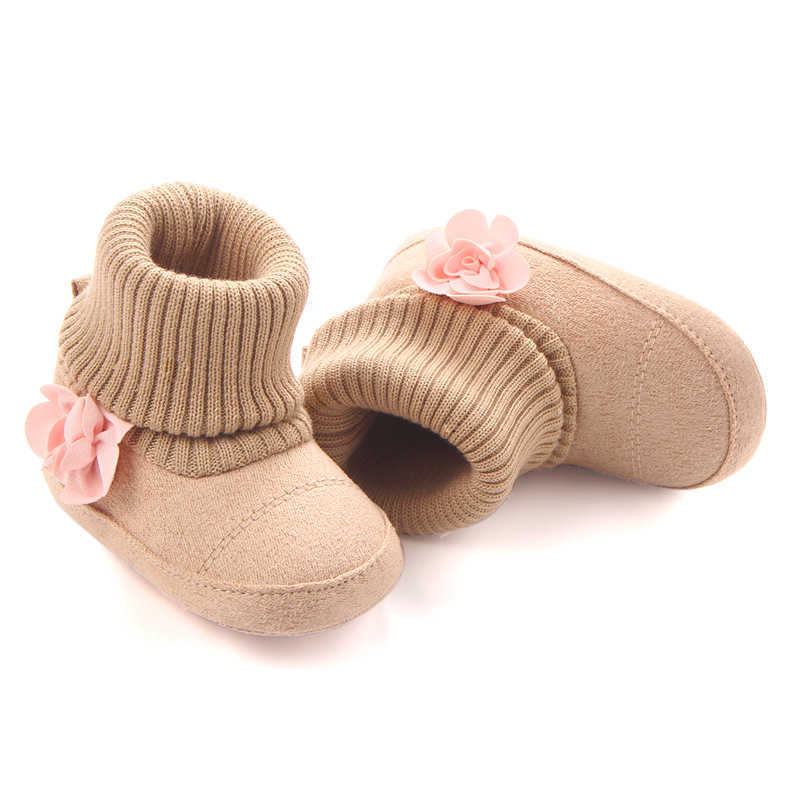 Botas de moda recém -nascida bebê para menina Sapatos de princesa botas infantis de infantis marca de criança buty with rosa flores de chuveiro presente y2210