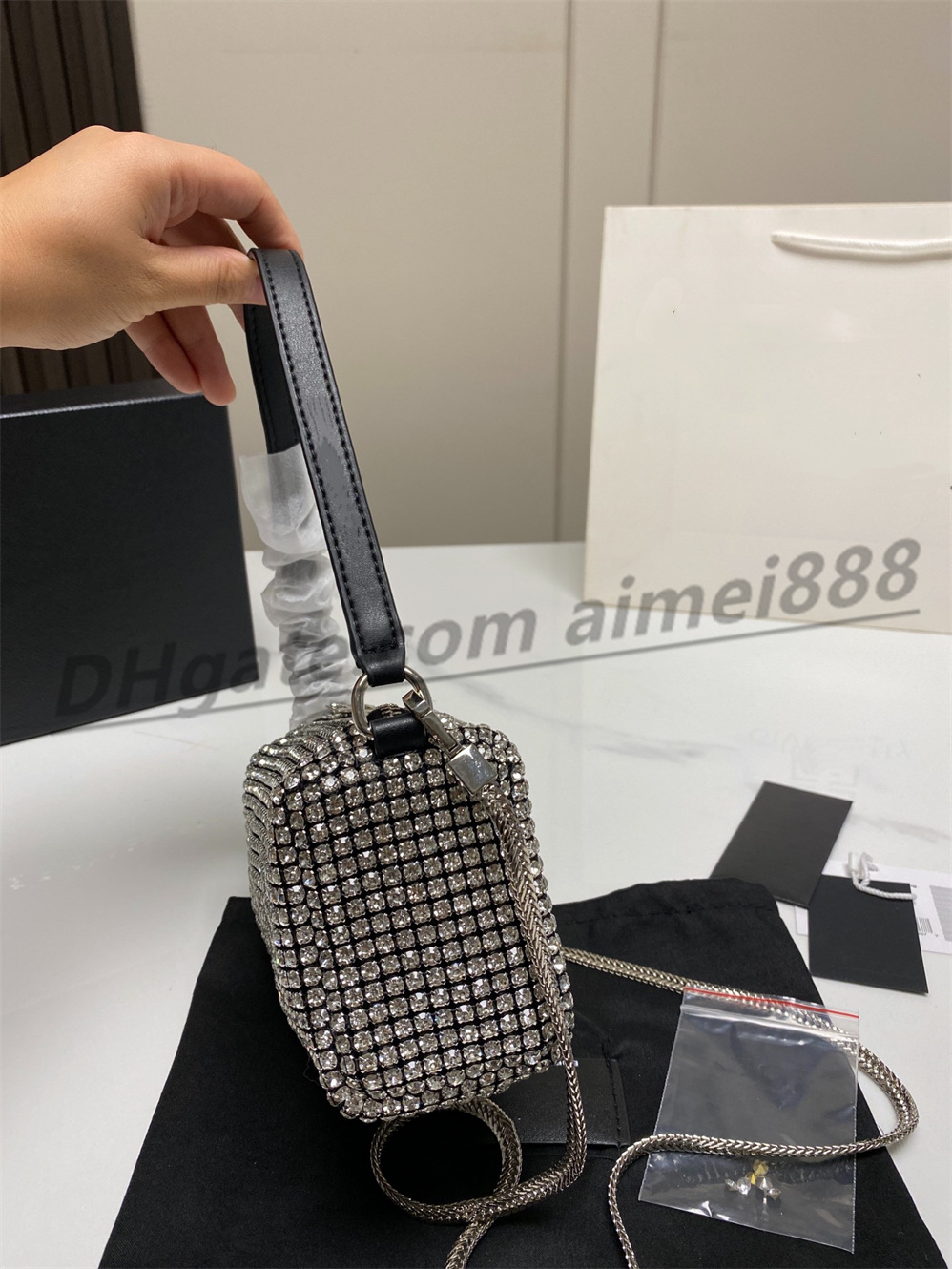 Bolsa de ombro de bolsa de diamante superior, especialmente projetada para mulheres, busto com uma bolsa de cadeia de moda feita à moda de molas feitas à mão