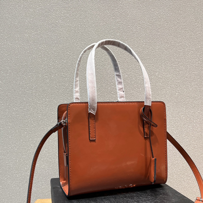 Mode axelv￤skor topp re edition v￤ska designer sporthandv￤skor b￤sts￤ljande pl￥nbok kvinnliga v￤skor handv￤ska m￤rke purses r￶da skolv￤skor satchels
