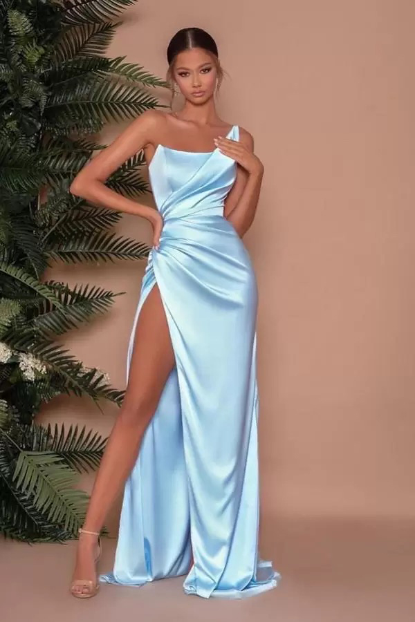 Ny Gold One Shoulder Satin Long Bridesmaid Dresses 2023 Ruched High Split Sweep Train Wedding Guest Maid of Honor Dresses1267684