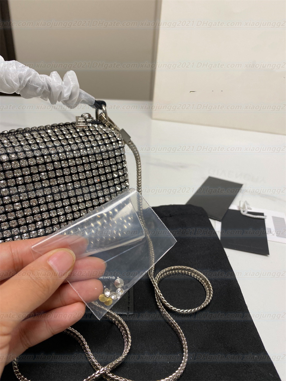 Borsa a mano con diamanti di alta qualità Borsa a tracolla firmata donna Borsa a tracolla con catena in cristallo con strass Borsa a tracolla in pelle da uomo moda Borsa a tracolla baguette a tracolla