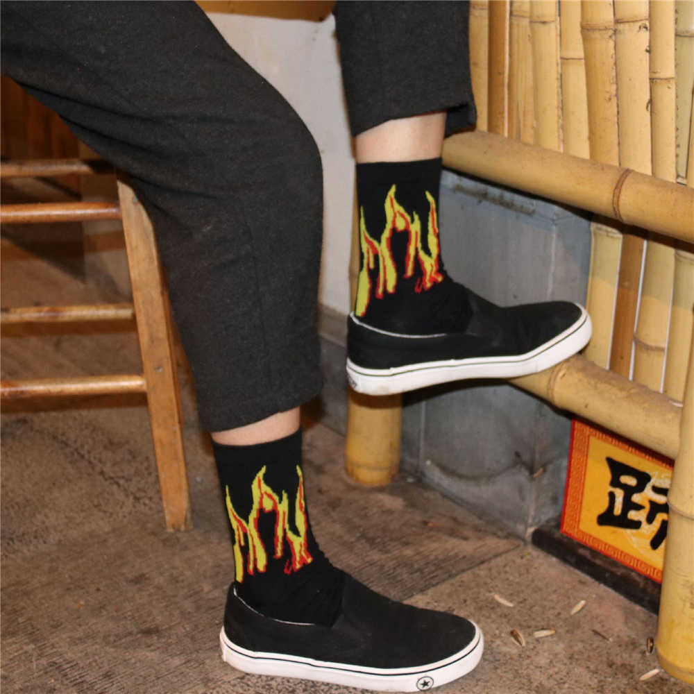 Herensokken Herenmode Hip Hop Hit Color On Fire Crew Sokken Red Flame Blaze Power Torch Hot Warmte Straat Skateboard Katoen Sokken Dropship T221011