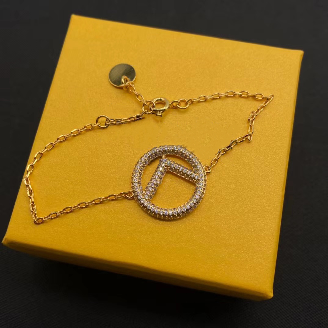 Дизайнерские женщины Diamante Bracelet Buff Bangle Письмовая медная ювелирные украшения высококачественные браслеты подарки Whole8910002