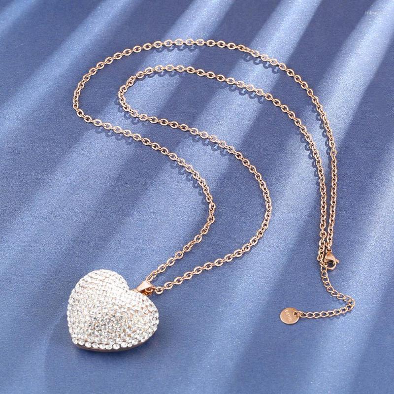 Colliers pendants à la mode Crystal Love Heart Neckce pour femmes Chaîne en acier inoxydable Hingestone Fashion Bijoux Lover Pretty280n