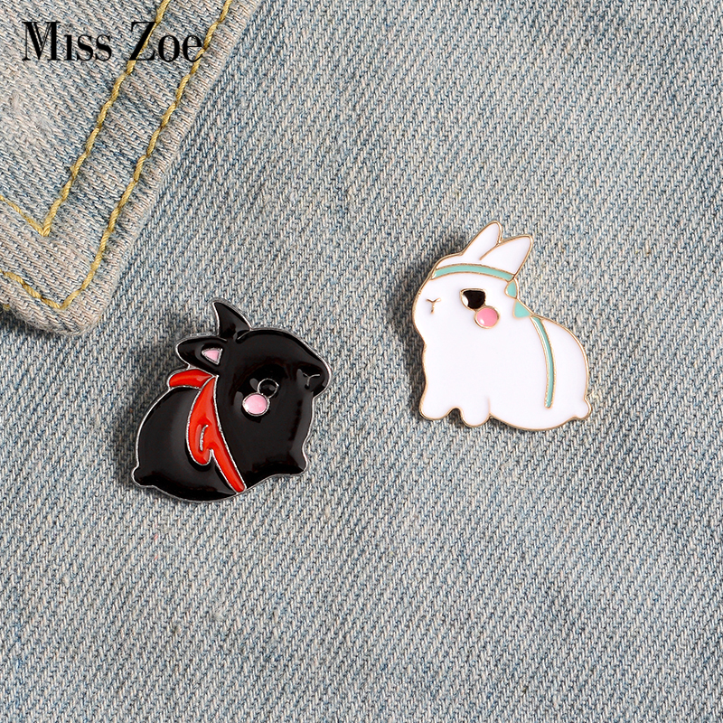 Fashion Jewelryes The Untamed Enamel Black White Rabbit Brooch Clothes Lapel Pin Button Badge Cartoon Animal Jewelry Gift for Best Fr...