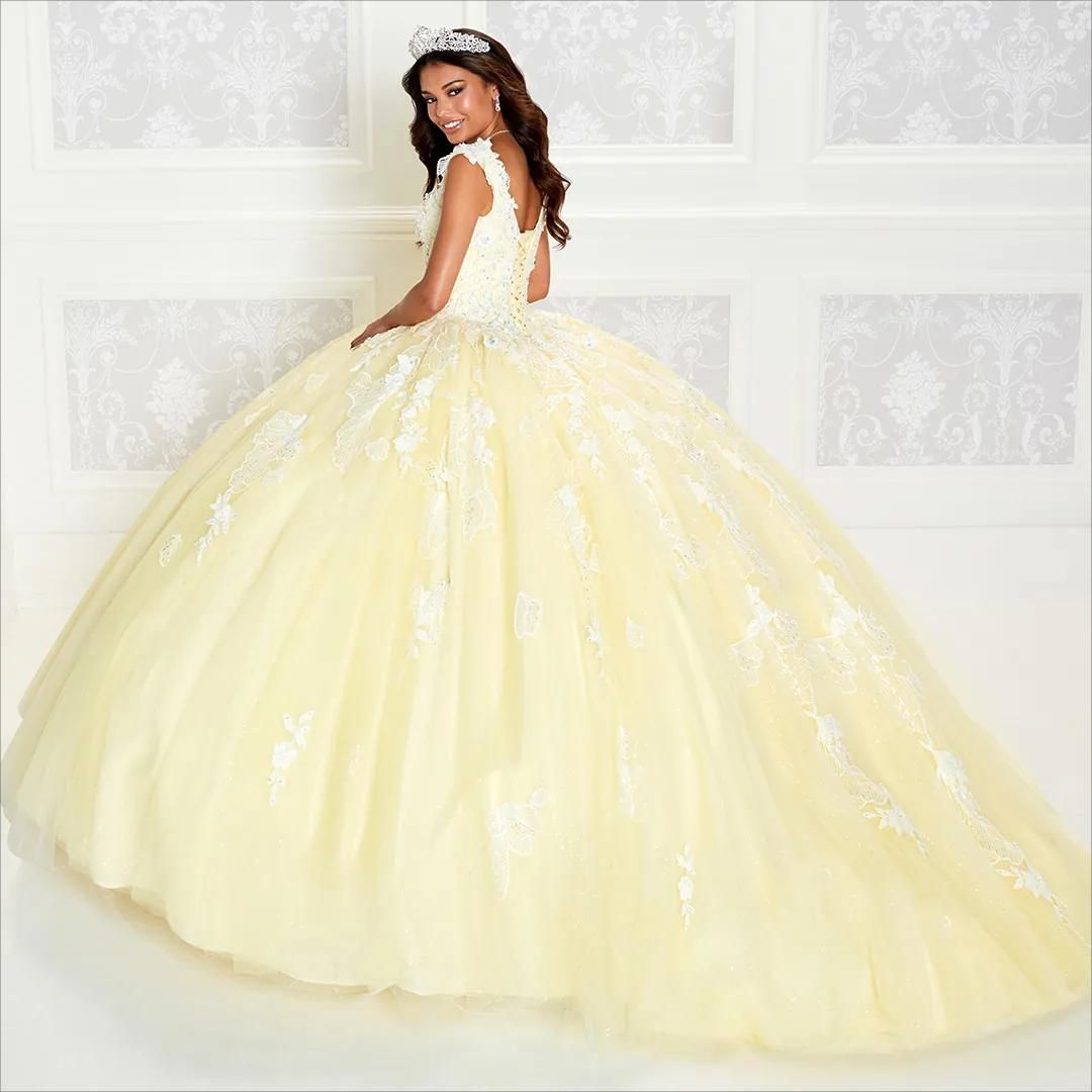 Light Yellow Beaded Lace Ball Gown Quinceanera Dresses Appliqued V Neckline Prom Gowns Sequined Tulle Sweep Train Sweet 15 Masquerade Dress