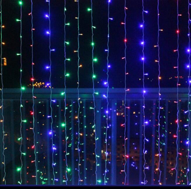 في الهواء الطلق منخفض الجهد LED الستار Icicle Lights String مقاومة للماء LED الخلفية