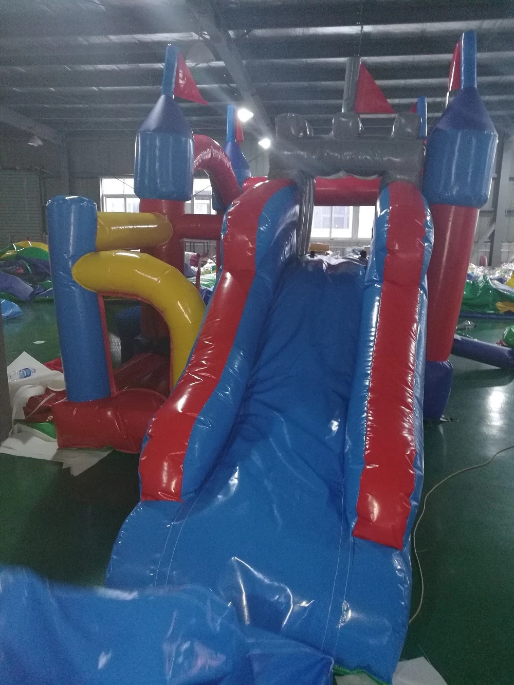 Ticari Trambolin Dış Mekan Oyun Alanı Ekipmanı Şişme Buluş Evleri 13x10x8ft Bouncer Çocuklar için Merkez