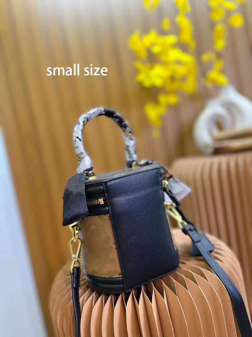 Luxurys Designer Bucket Bag Real Leather Classic Presbyopic Printing Handväskor Purses Petit Noe Modeling Crossbody Top Handle and Sopasble