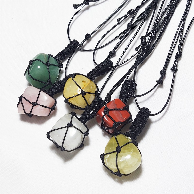 Naturstein-Netzbeutel-Taschenanhänger, poliert, unregelmäßig, quadratisch, verstellbare Kette, Halsketten, Kristallheilung, handgewebte Halskette