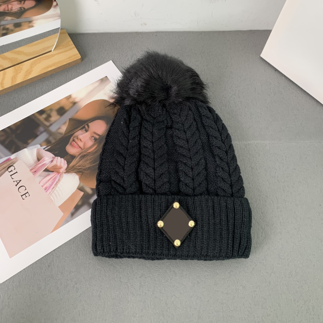 Women Fashion Designer Beanie Couple Warm Cotton Knitted Hat in Autumn and Winter Candy Color Diamond Leather Letter Travel Street Photography Gift